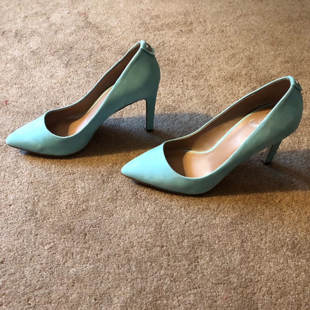 Elliot Lucca sky blue pumps